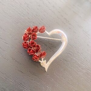 Red Roses Antique Silver Heart Shaped Grey Vintage Brooch Pin Scarf Floral